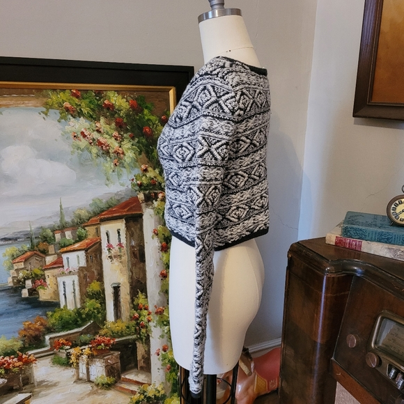 Moth crop sweater anthropologie Medium - Picture 4 of 7